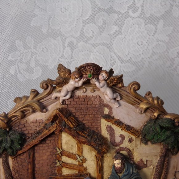 Christmas Ceramic Nativity Mary Joseph Jesus and the three king's TWO Piece. - Picture 10 of 16